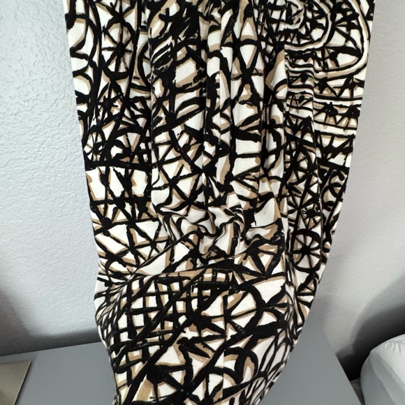 MaxMara Black and White Sheath Dress WITH BOX. Peter Pan Collar. Size 44 US 10. - Picture 10 of 17